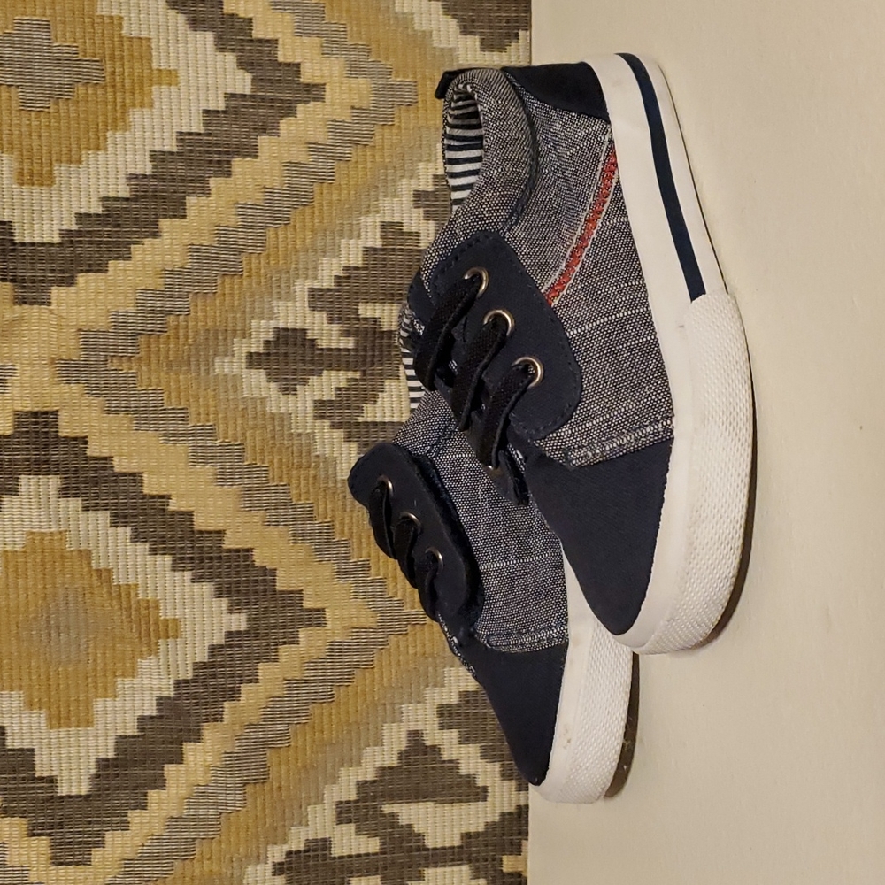 Navy blue sneakers for toddler boy